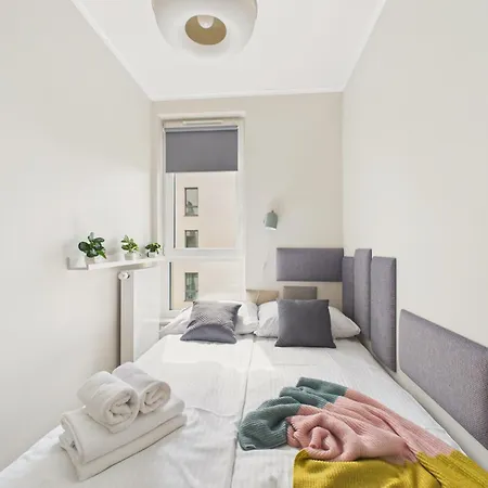 Reve Jutrzenki 180 Balcony & Ac By Solarento * Warszawa